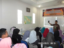 Suasana training tim Marketing Holistic Community BPRS Mitra Amanah, Palangkayara..